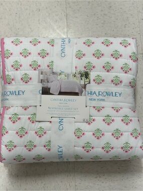 Cynthia Rowley Reversible Quilt Set - White with Pink & Green Floral